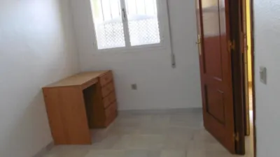 Piso en alquiler en Calle de la Raya Real, Zona Avenida de Juan Diego (Bormujos) de 750 €<span>/mes</span>