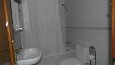 Piso en alquiler en Calle de la Raya Real, Zona Avenida de Juan Diego (Bormujos) de 750 €<span>/mes</span>