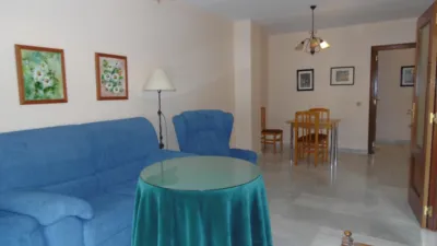Piso en alquiler en Calle de la Raya Real, Zona Avenida de Juan Diego (Bormujos) de 750 €<span>/mes</span>