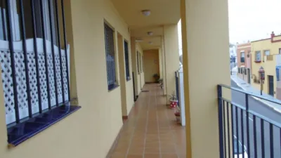 Piso en alquiler en Calle de la Raya Real, Zona Avenida de Juan Diego (Bormujos) de 750 €<span>/mes</span>