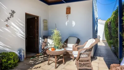 Chalet on Calle de la Virgen del Rocío photo 9