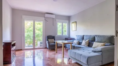Apartment on Rafael Salgado Street photo 2