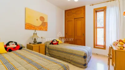 Chalet on Avinguda de Camp de Morvedre photo 29