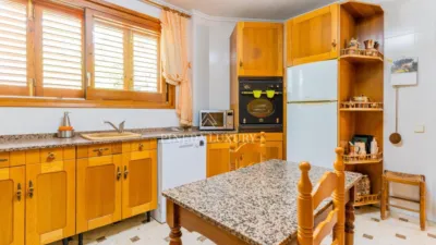 Chalet on Avinguda de Camp de Morvedre photo 36