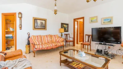Chalet on Avinguda de Camp de Morvedre photo 49
