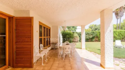 Chalet on Avinguda de Camp de Morvedre photo 57