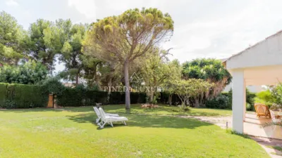 Chalet on Avinguda de Camp de Morvedre photo 59