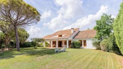 Chalet on Avinguda de Camp de Morvedre photo 60