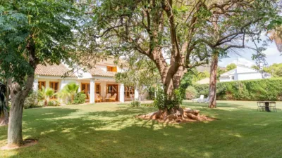 Chalet on Avinguda de Camp de Morvedre photo 63