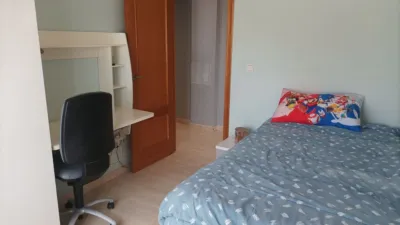 Apartment for sale on Carrer de Jacinto Benavente photo 9
