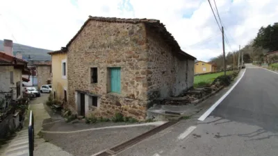 Casa en venta en Barrio de San Juan de Raicedo, 33, Arenas de Iguña de 49.500 €