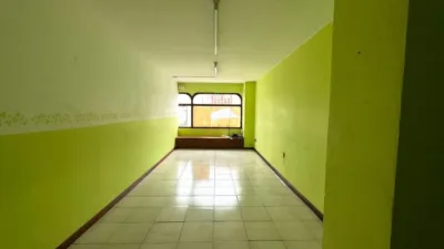 Local comercial en venta en Calle de Felisa Campuzano, 21, Los Corrales de Buelna de 65.000 €