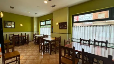 Local comercial en venta en Calle de Menéndez Pelayo, 6, Los Corrales de Buelna de 112.000 €