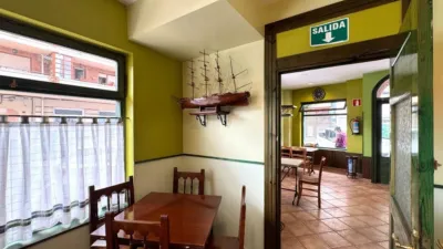 Local comercial en venta en Calle de Menéndez Pelayo, 6, Los Corrales de Buelna de 112.000 €