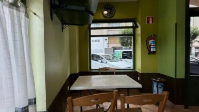 Local comercial en venta en Calle de Menéndez Pelayo, 6, Los Corrales de Buelna de 112.000 €