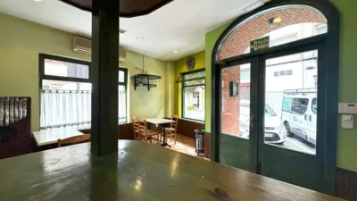 Local comercial en venta en Calle de Menéndez Pelayo, 6, Los Corrales de Buelna de 112.000 €