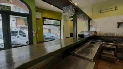 Local comercial en venta en Calle de Menéndez Pelayo, 6, Los Corrales de Buelna de 112.000 €