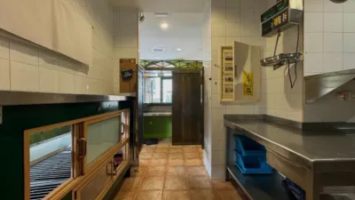 Local comercial en venta en Calle de Menéndez Pelayo, 6, Los Corrales de Buelna de 112.000 €