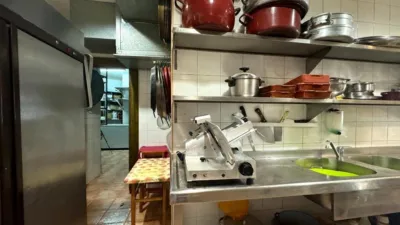 Local comercial en venta en Calle de Menéndez Pelayo, 6, Los Corrales de Buelna de 112.000 €