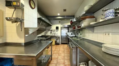 Local comercial en venta en Calle de Menéndez Pelayo, 6, Los Corrales de Buelna de 112.000 €