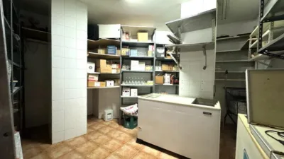 Local comercial en venta en Calle de Menéndez Pelayo, 6, Los Corrales de Buelna de 112.000 €