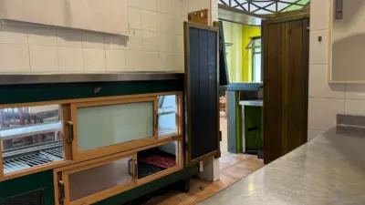 Local comercial en venta en Calle de Menéndez Pelayo, 6, Los Corrales de Buelna de 112.000 €