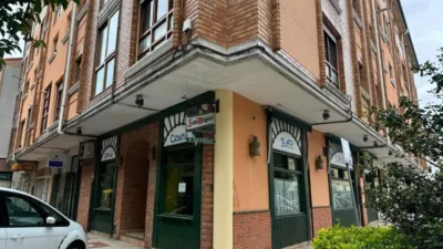 Local comercial en venta en Calle de Menéndez Pelayo, 6, Los Corrales de Buelna de 112.000 €