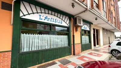Local comercial en venta en Calle de Menéndez Pelayo, 6, Los Corrales de Buelna de 112.000 €