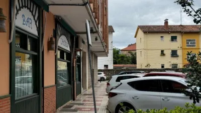 Local comercial en venta en Calle de Menéndez Pelayo, 6, Los Corrales de Buelna de 112.000 €