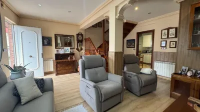 Casa en venta en Calle de Daoíz y Velarde, 17, Los Corrales de Buelna de 242.000 €
