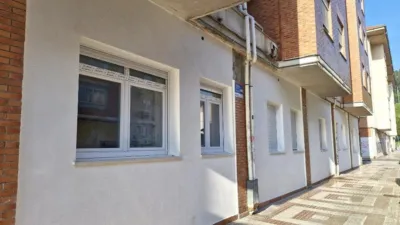 Piso en venta en Calle de Aragón, 2, Los Corrales de Buelna de 150.000 €