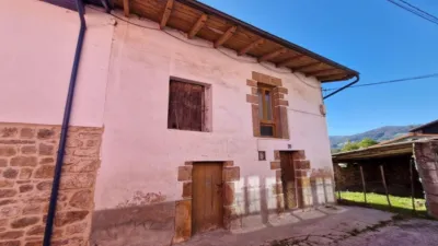 Casa en venta en Barrio de San Juan de Raicedo, 63, Arenas de Iguña de 85.000 €