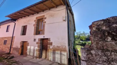 Casa en venta en Barrio de San Juan de Raicedo, 63, Arenas de Iguña de 85.000 €