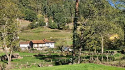 Casa en venta en Barrio de San Juan de Raicedo, 63, Arenas de Iguña de 85.000 €