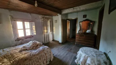 Casa en venta en Barrio de Bostronizo, 81, cerca de Carretera de San Juan Roicedo, Arenas de Iguña de 65.000 €