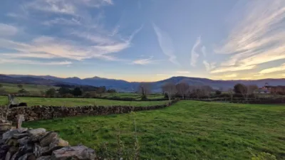 Casa en venta en Barrio de Bostronizo, 81, cerca de Carretera de San Juan Roicedo, Arenas de Iguña de 65.000 €