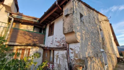 Casa en venta en Barrio de Bostronizo, 81, cerca de Carretera de San Juan Roicedo, Arenas de Iguña de 65.000 €