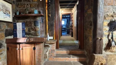 Casa en venta en Barrio de Bostronizo, 45, cerca de Carretera de San Juan Roicedo, Arenas de Iguña de 160.000 €