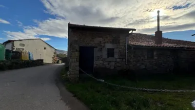 Casa en venta en Barrio de Bostronizo, 45, cerca de Carretera de San Juan Roicedo, Arenas de Iguña de 160.000 €