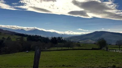 Casa en venta en Barrio de Bostronizo, 45, cerca de Carretera de San Juan Roicedo, Arenas de Iguña de 160.000 €