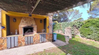 Chalet on Calle Capricho photo 8