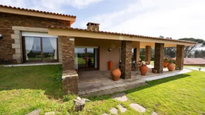 Chalet on Avenida de Berdón photo 2