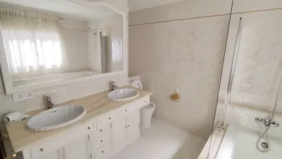 Apartment on the 1st Line photo 24