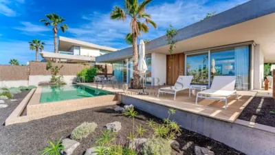 Chalet on Calle Josefina de La Torre photo 41