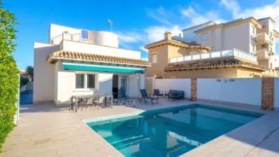 Villa on Carrer de les Violetes photo 14