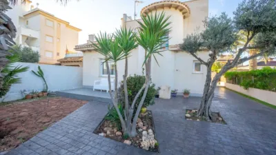 Villa on Carrer de les Violetes photo 4