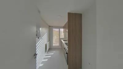 Flat on Calle de Alfonso X 'El Sabio' photo 36