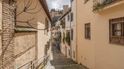 Terraced house on Calle Gumiel de San Pedro photo 3