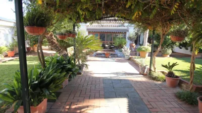 Chalet in Núcleo Urbano photo 2