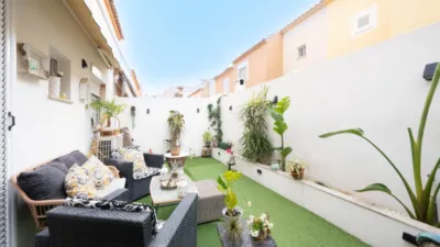 Terraced House in Carrer de Can Caragol Nou photo 24